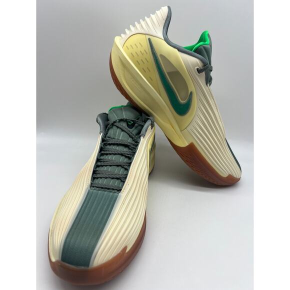 Athletic_Shoes